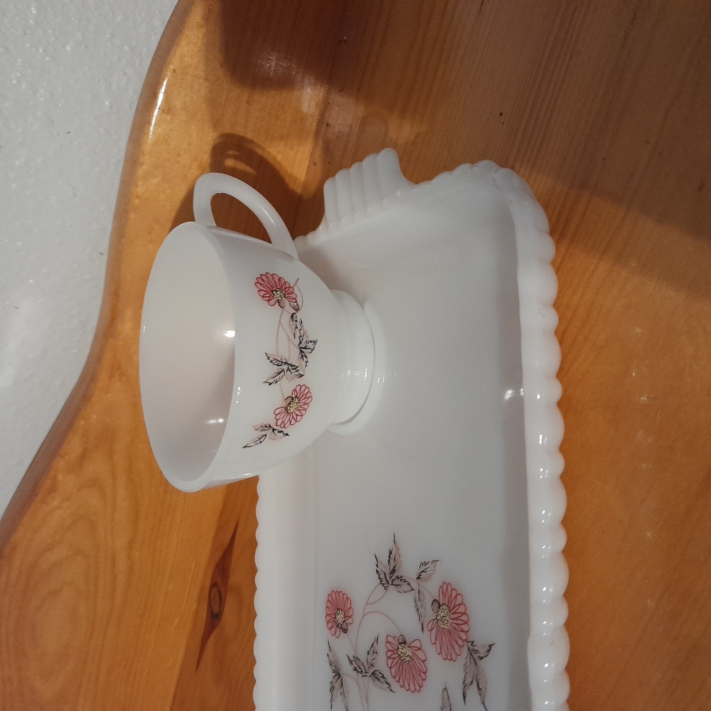 Vintage Fire King Anchor Hocking Snack Set - Picture 2 of 8